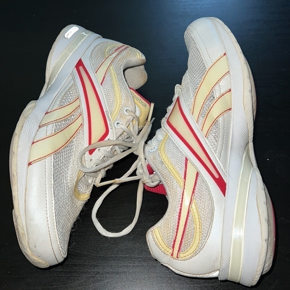 Reebok Easy Tone Smooth Fit 11-J18011 women’s running shoes lace up sneakers 9.5 - Picture 2 of 8